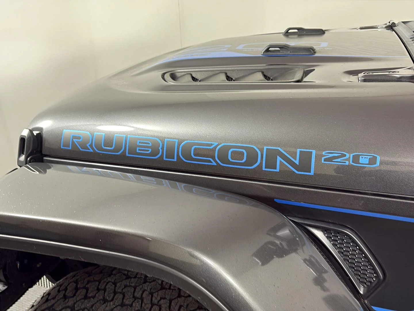 Used 2023 Granite Crystal Metallic Clearcoat Jeep Rubicon 20th Anniversary image 13