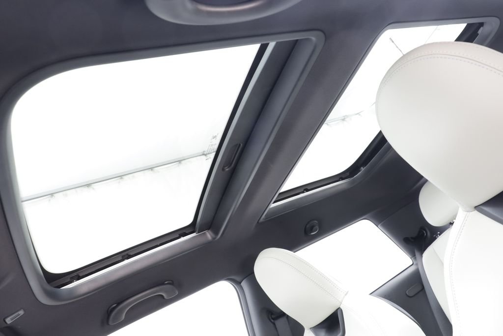 2026 MINI Hardtop 2 Door - Photo 15