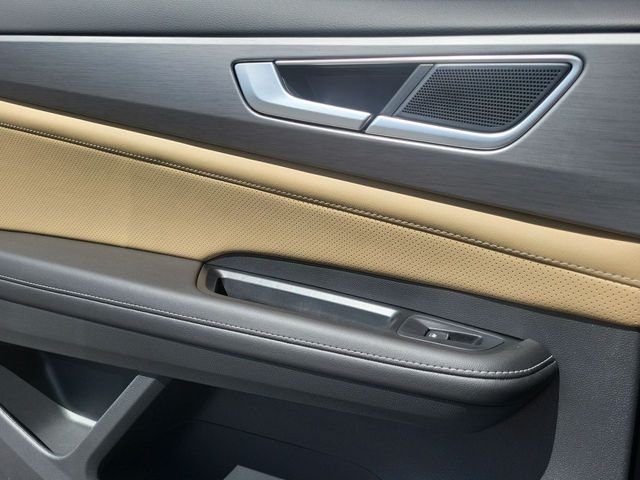 New 2026 Silver Volkswagen 2.0T SE image 15