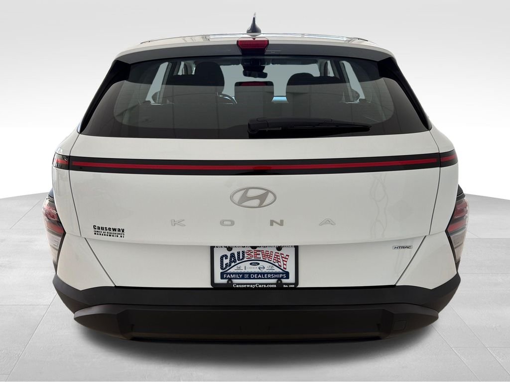 Used 2026 White Hyundai SE image 5