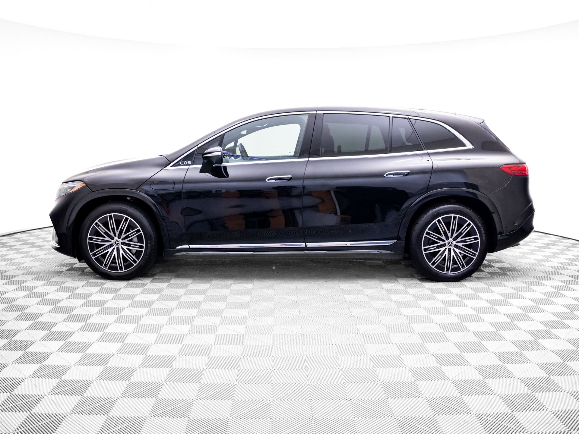 Certified 2023 Mercedes-Benz EQS SUV Base with VIN 4JGDM4EB2PA010620 for sale in Barrington, IL