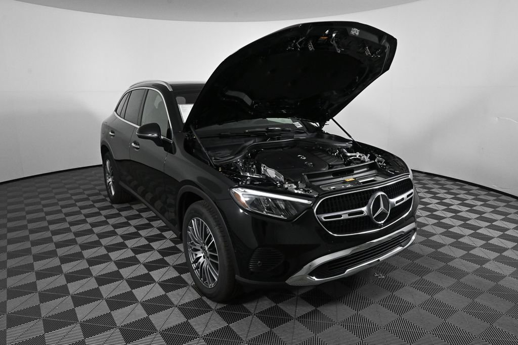 New 2026 Black Mercedes-Benz GLC 300 image 33