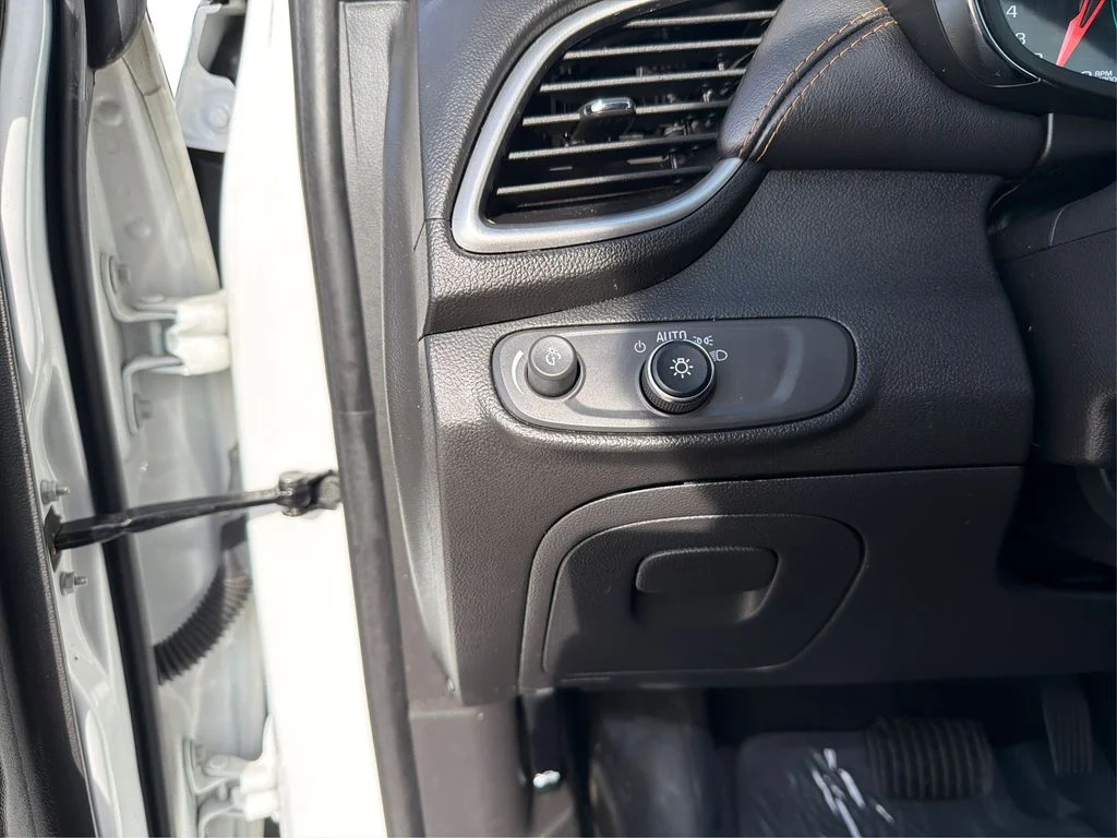 Used 2022 Summit White Chevrolet LT image 18