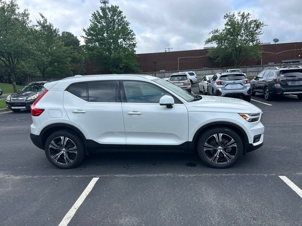 Used 2022 White Volvo Inscription image 2