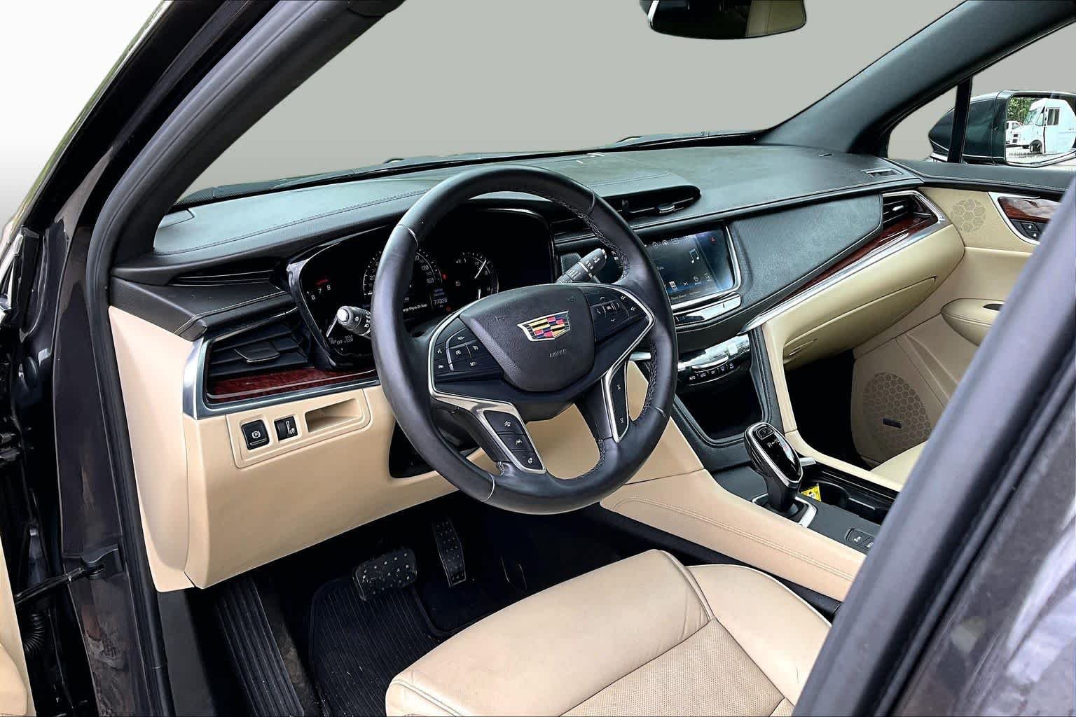 Used 2018 Dark Granite Metallic Cadillac Luxury AWD image 18