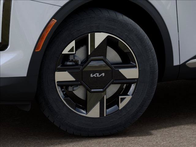 New 2026 Glacial White Pearl Kia LX image 9