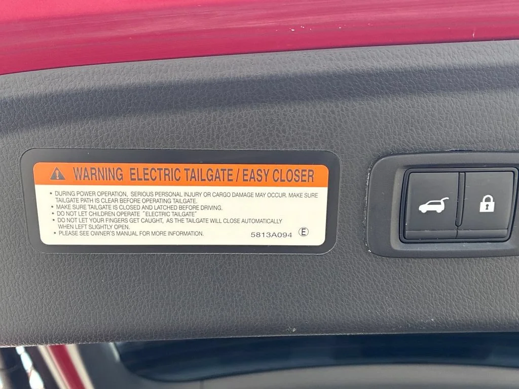 Used 2024  Mitsubishi SE image 38