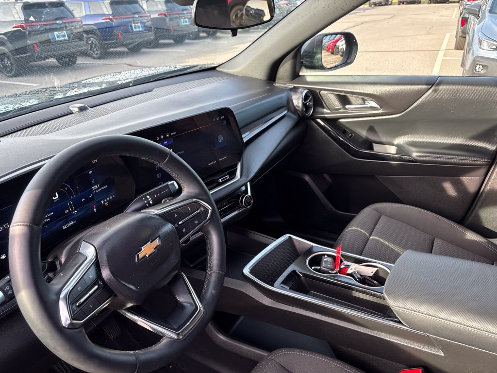 Used 2025 Black Chevrolet LT image 4