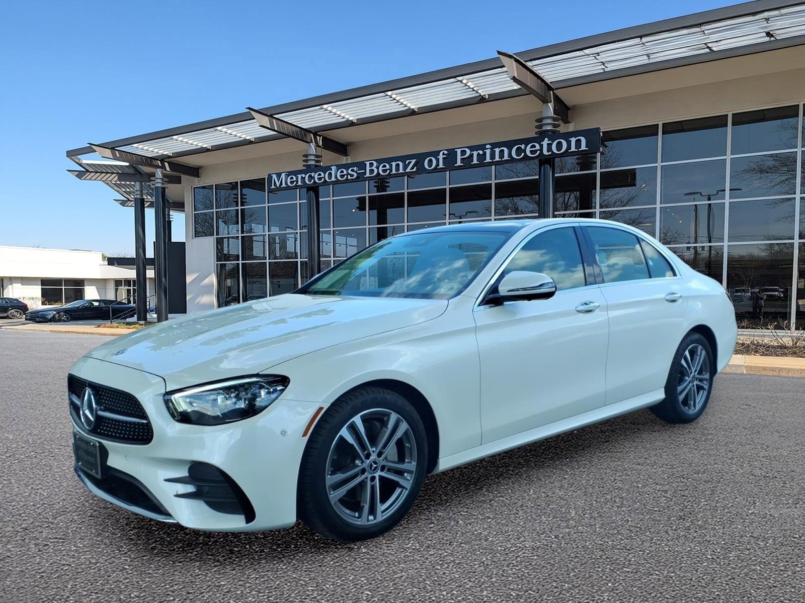 Certified Used 2023 MANUFAKTUR Diamond White Mercedes-Benz E 350 4MATIC® Sedan image 7