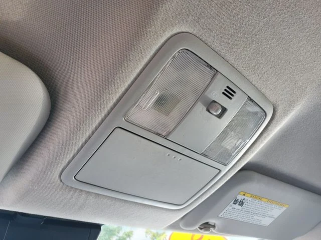 Used 2018 Red Toyota Base image 26