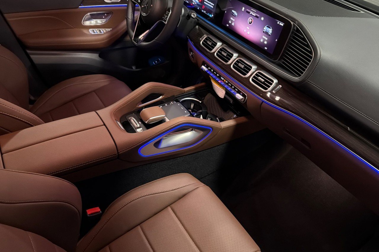 New 2026 Obsidian Black Metallic Mercedes-Benz GLS 450 4MATIC® SUV image 16