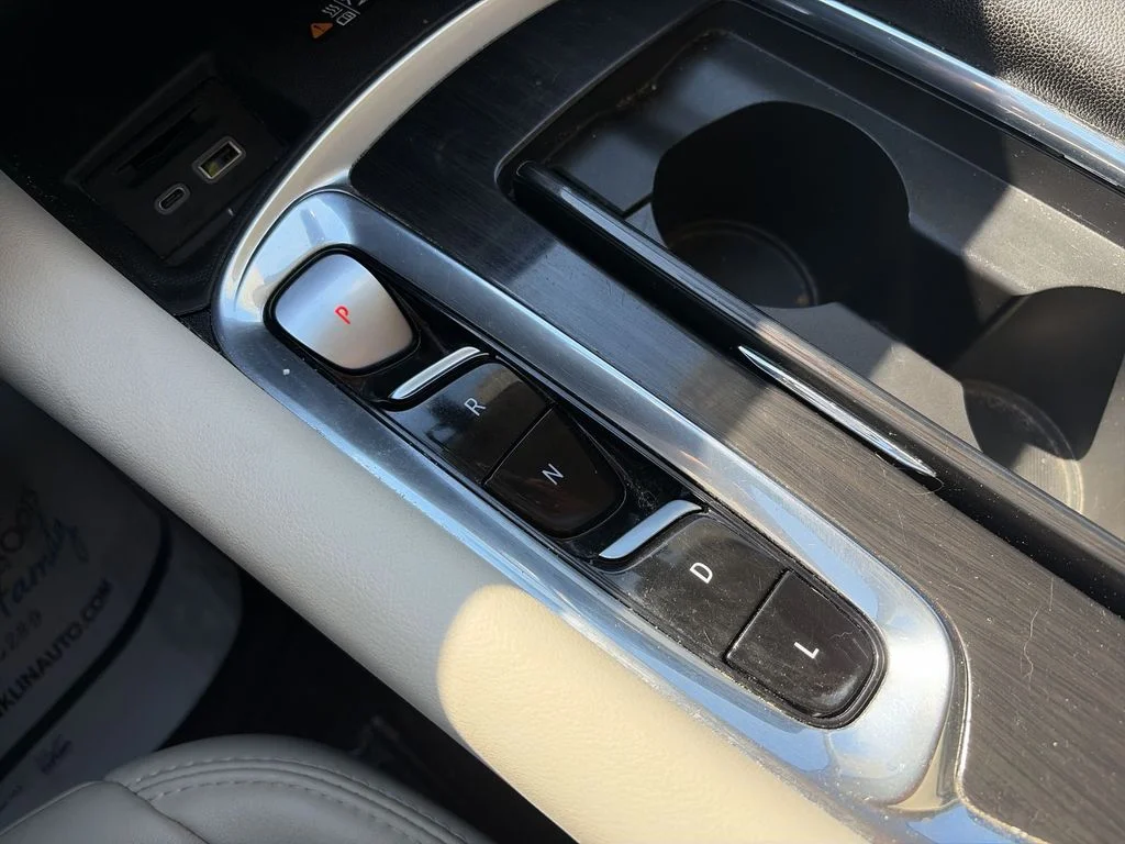 Used 2023 White Buick Essence image 25