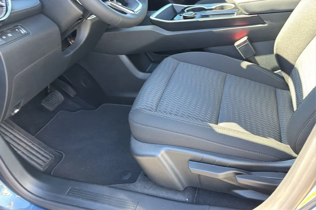 New 2027 Lakeshore Blue Metallic Chevrolet LT image 19