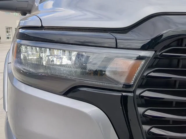 New 2025 Billet Silver Metallic Clear-Coat Exterior Paint RAM Laramie image 9