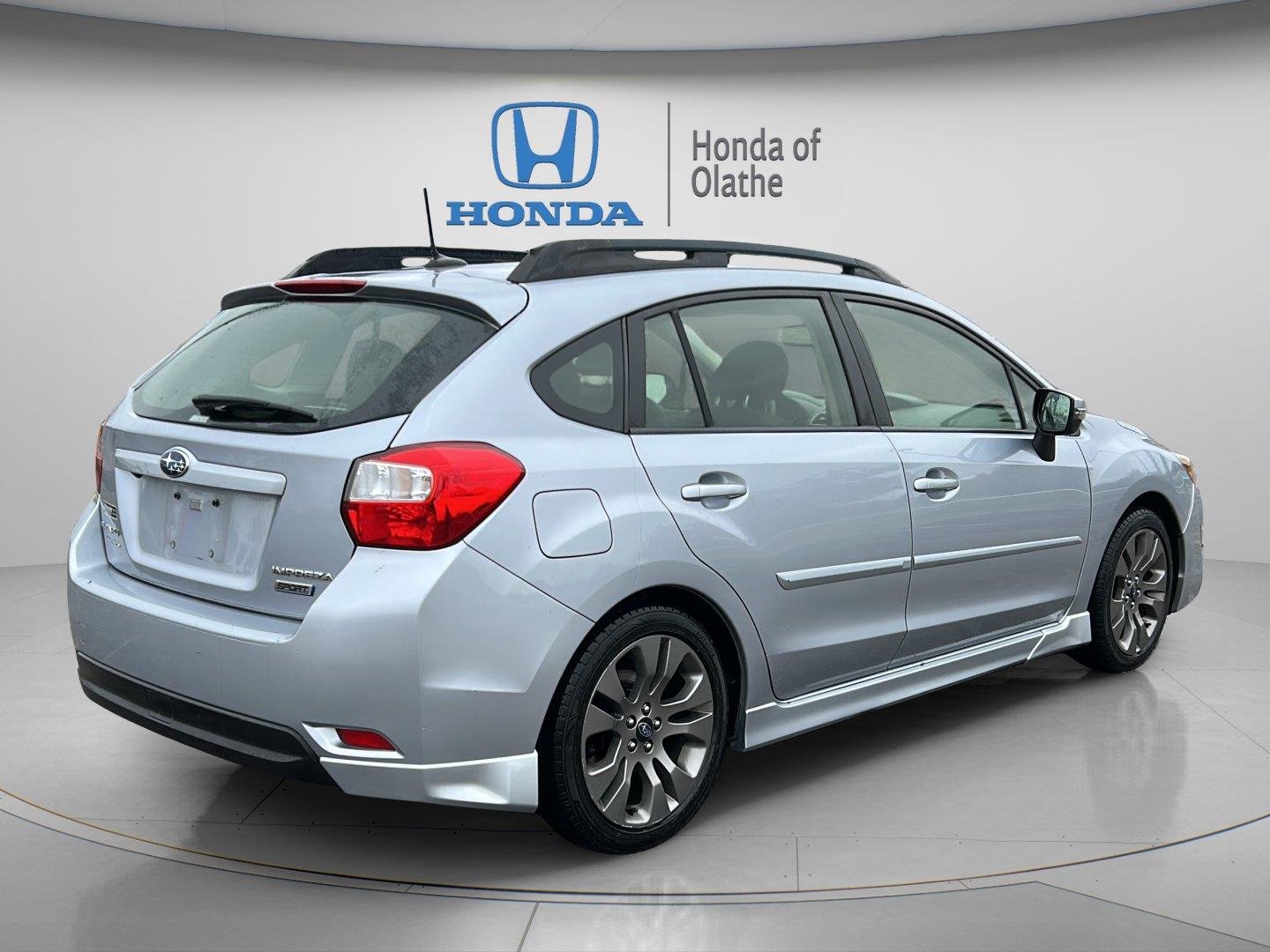 Used 2015 Ice Silver Metallic Subaru 2.0i Sport Limited image 3