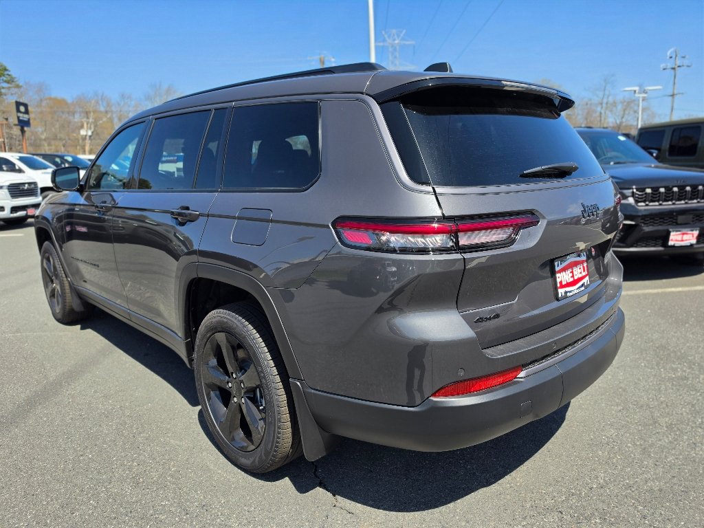 New 2026 Baltic Gray Metallic Clear-Coat Exterior Paint Jeep Limited image 10