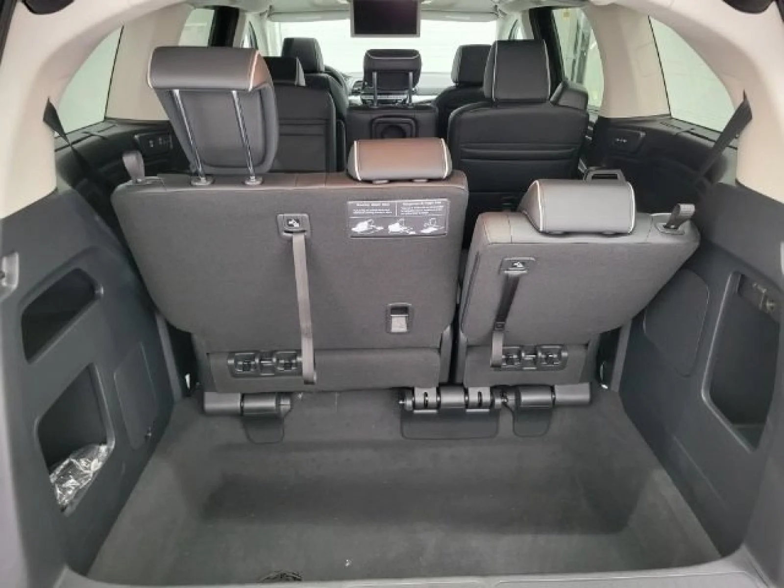 New 2026 Sonic Gray Pearl Honda Touring image 23