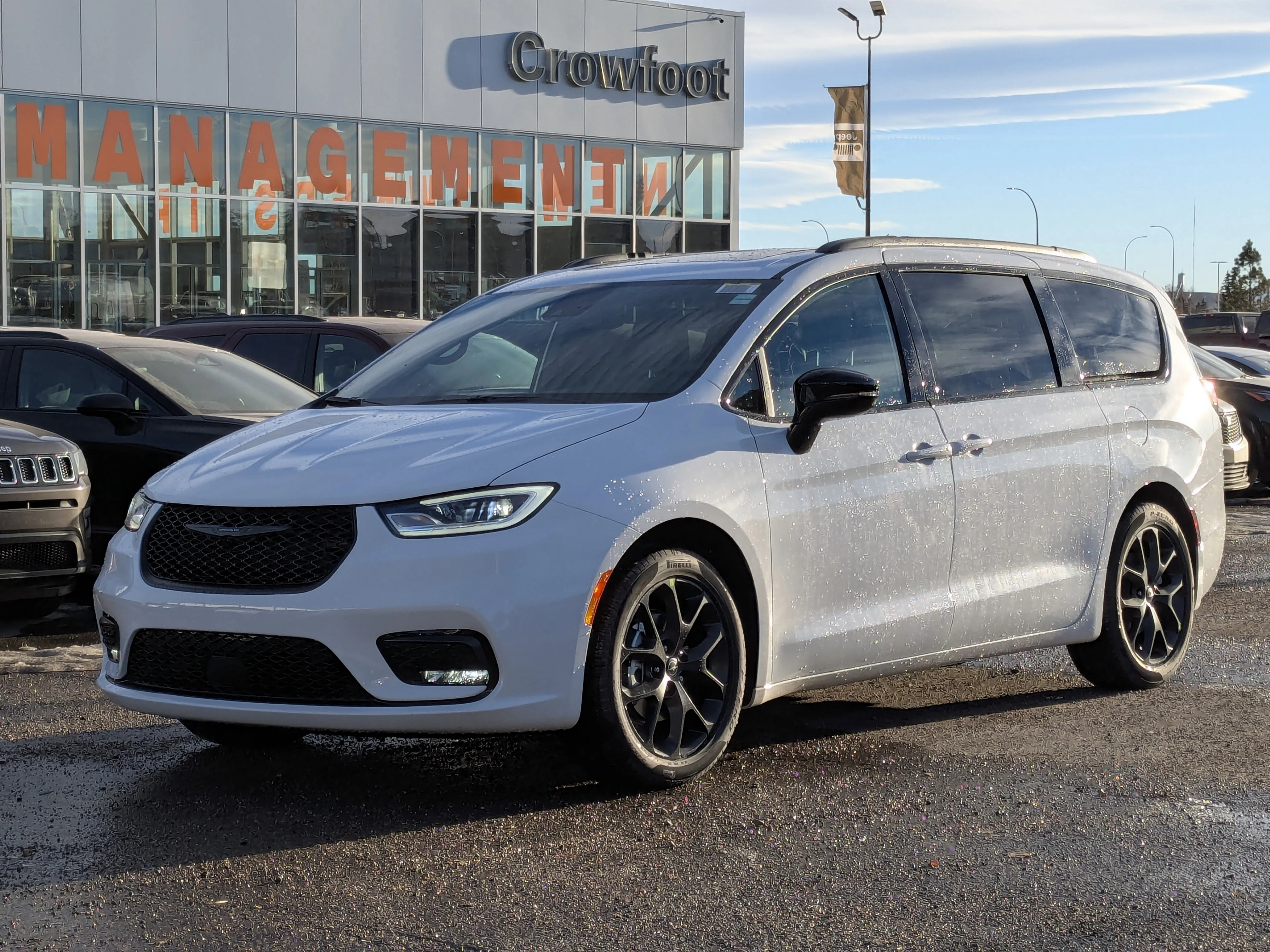 New 2026 White Chrysler Select - - Full Sunroof - S Appearance Package - 20 Foreshadow Wheels - Stow n Go & More image 4