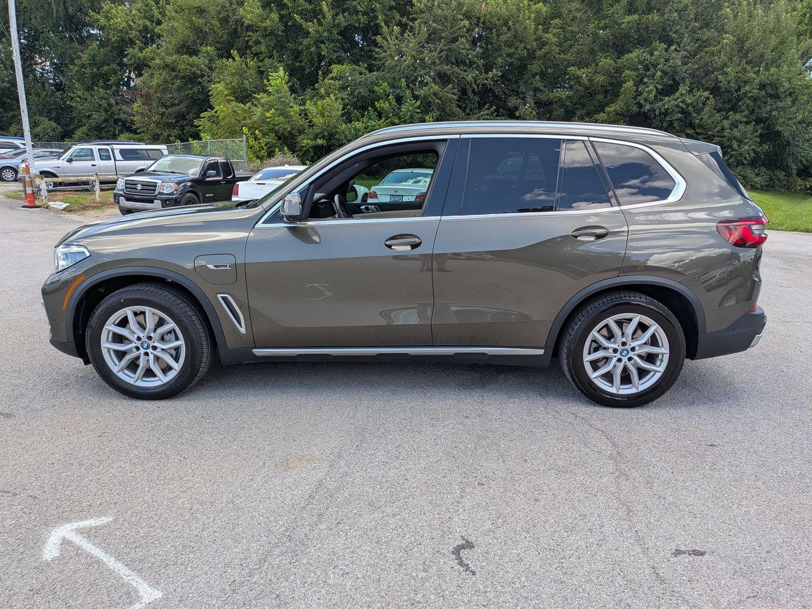 Used 2022 Manhattan Green Metallic BMW xDrive45e image 2