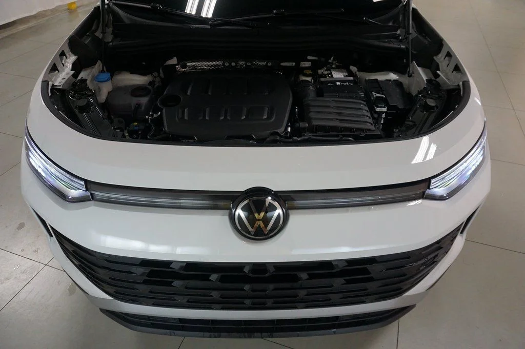New 2026 White/off-white Volkswagen 2.0T S image 27
