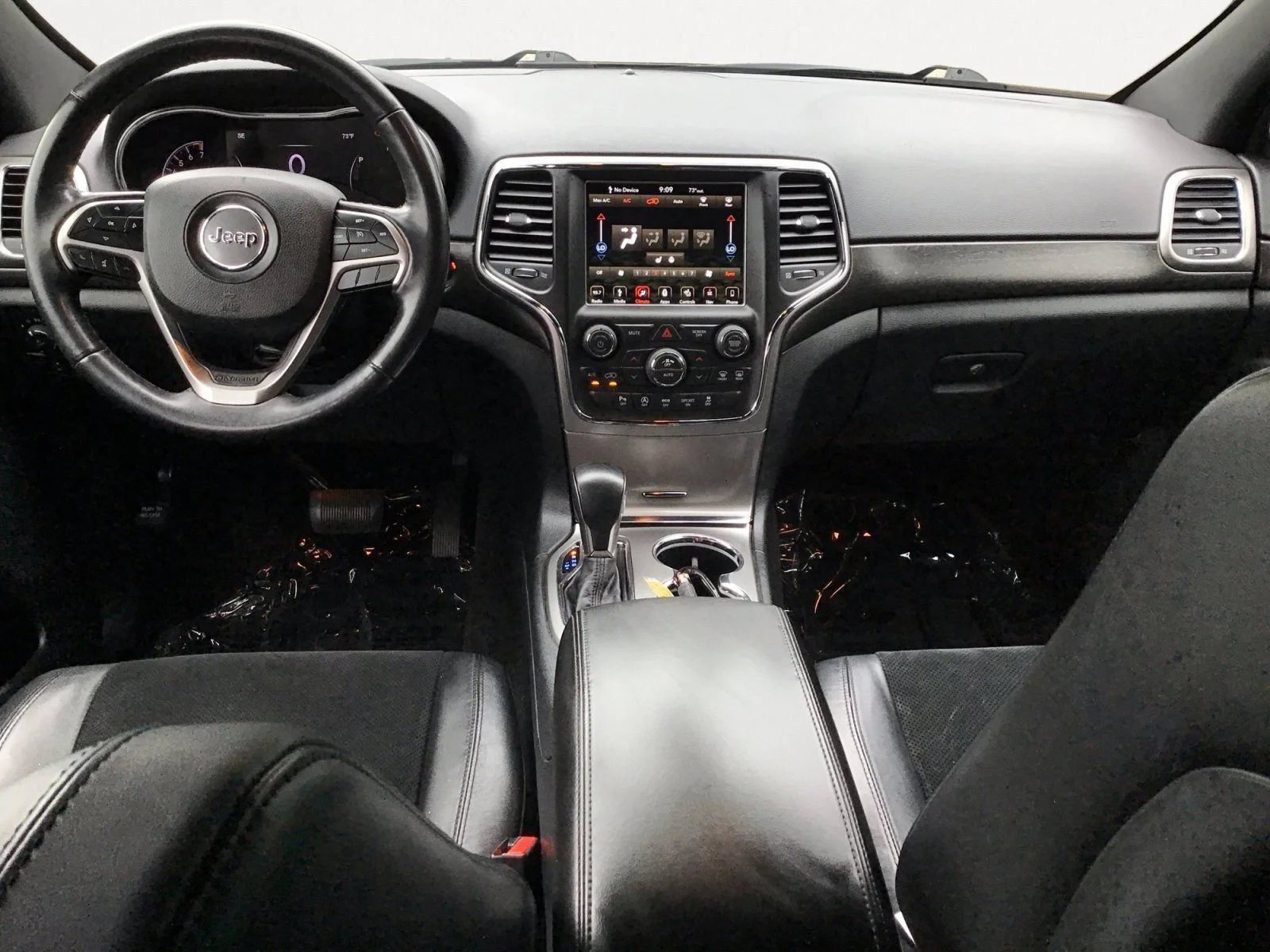 Used 2018 Diamond Black Crystal Pearlcoat Jeep Altitude image 15