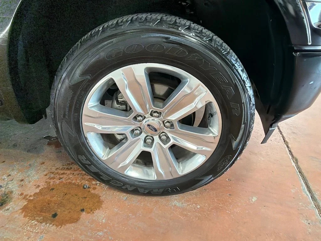 Used 2018 Shadow Black Ford Platinum image 10