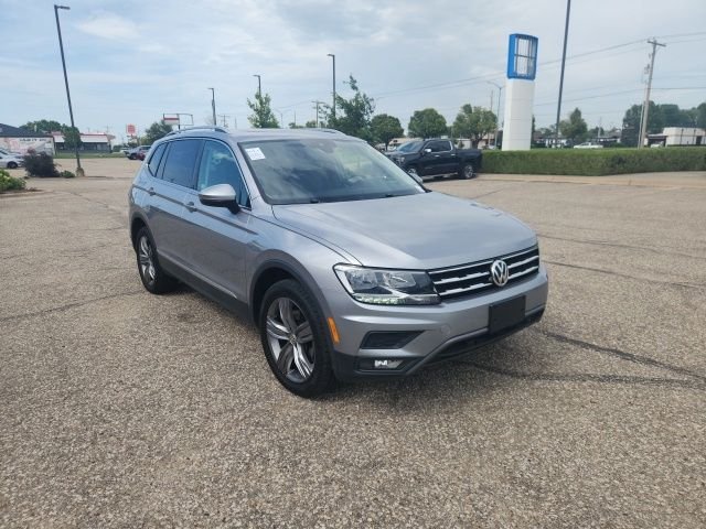 Used 2021 Platinum Gray Metallic Volkswagen  image 3