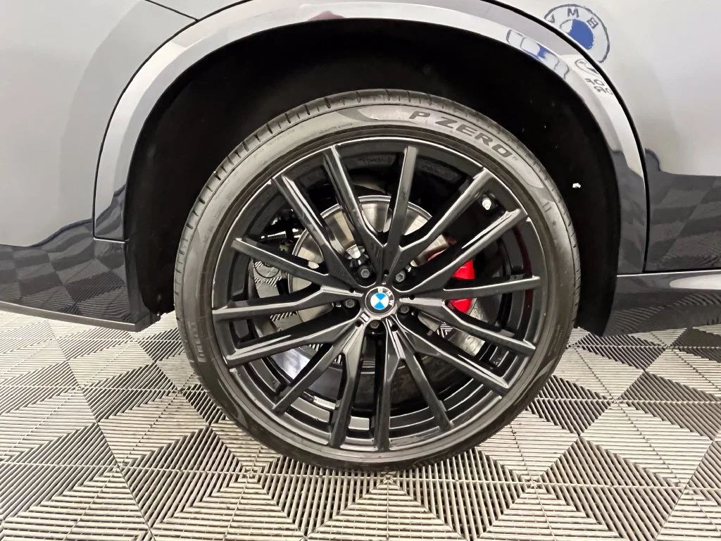 Used 2025 Carbon Black Metallic BMW xDrive40i image 16