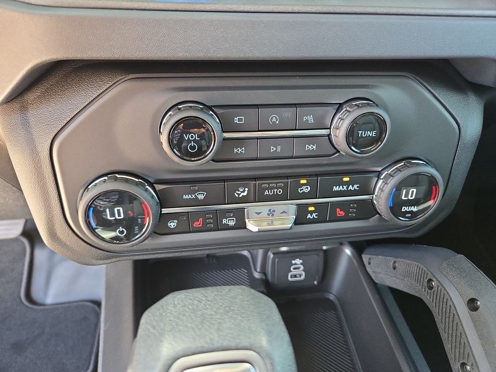 New 2026 Desert Sand Ford Badlands® image 23