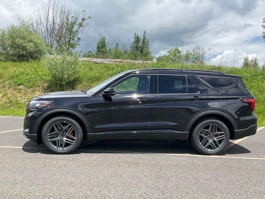 New 2026 Agate Black Metallic Ford ST image 31