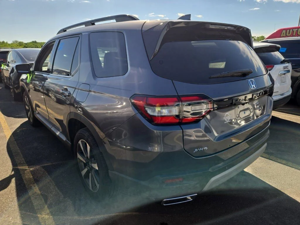 Certified Used 2025 Gray Honda Touring image 4