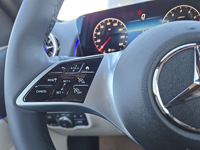 New 2026 Polar White Mercedes-Benz GLB250 image 18