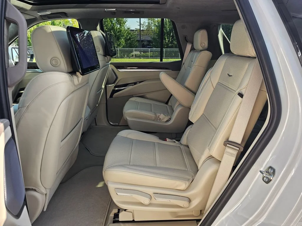 New 2026 Vibrant White Tricoat Cadillac Platinum Sport image 17