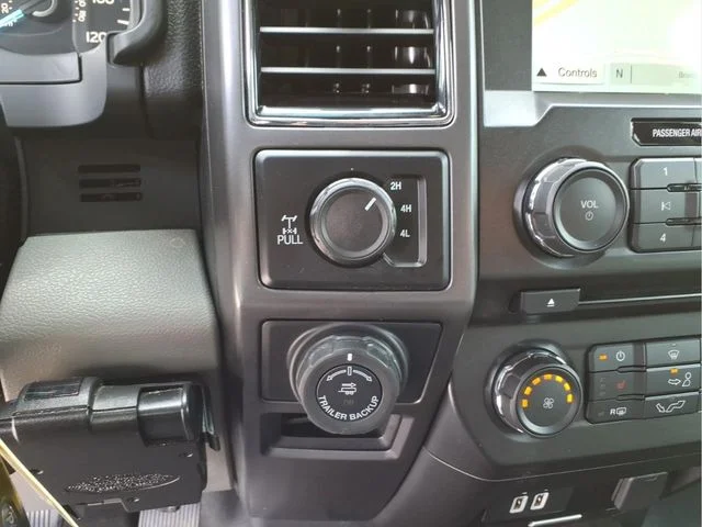 Used 2018 Gray Ford XLT image 26