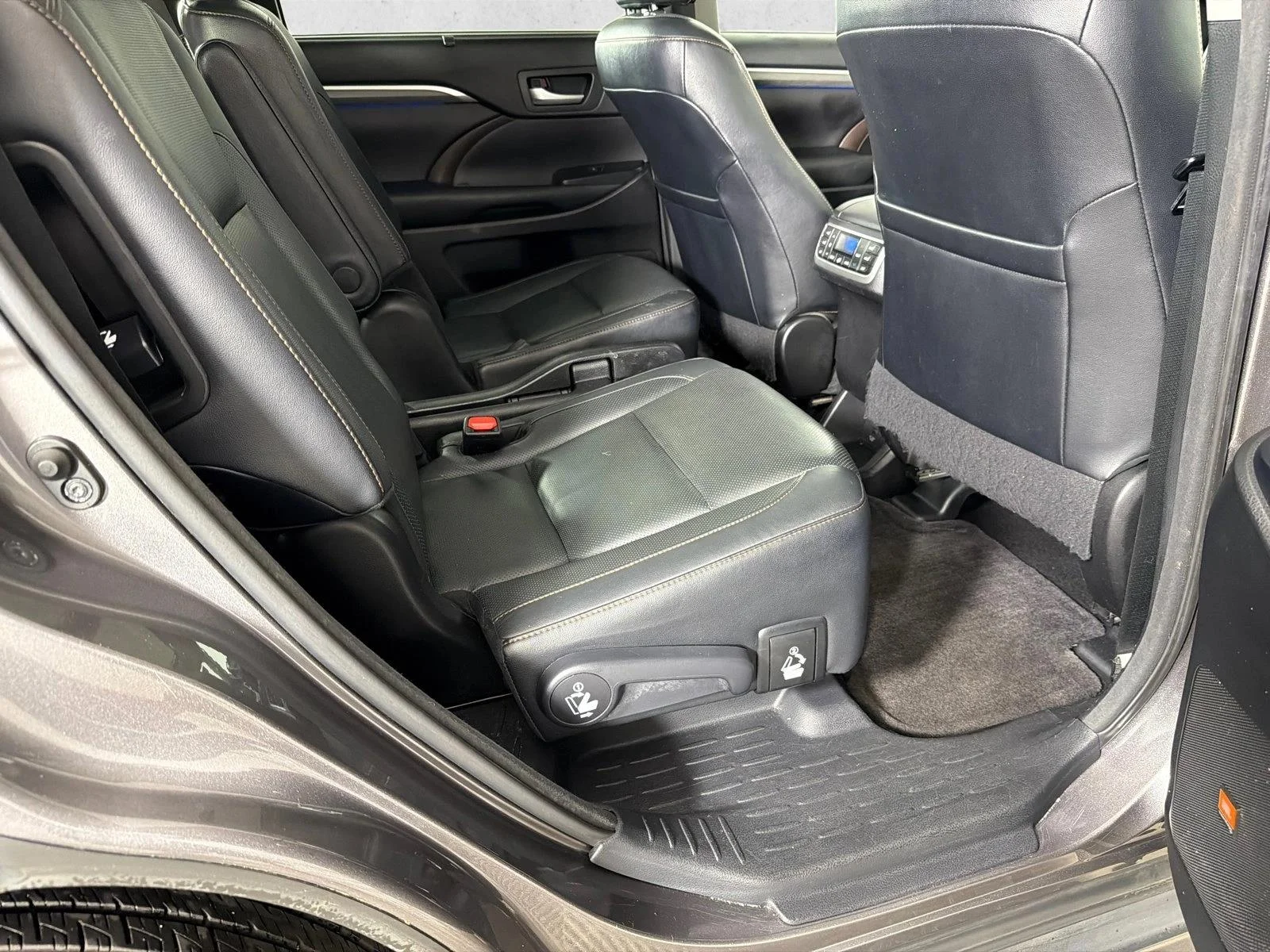 Used 2017 Gray Toyota Hybrid Limited image 17