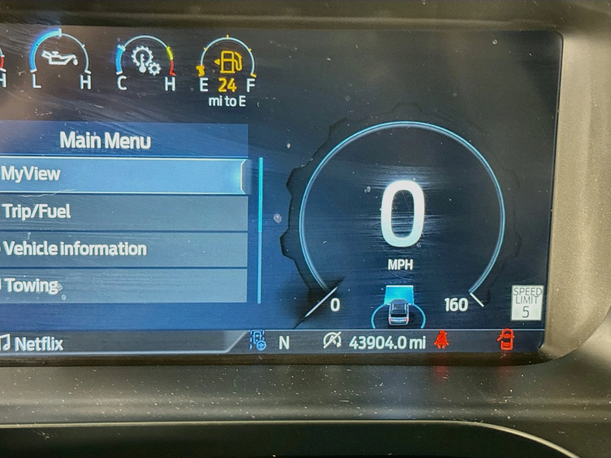 Used 2023  Ford Platinum image 14