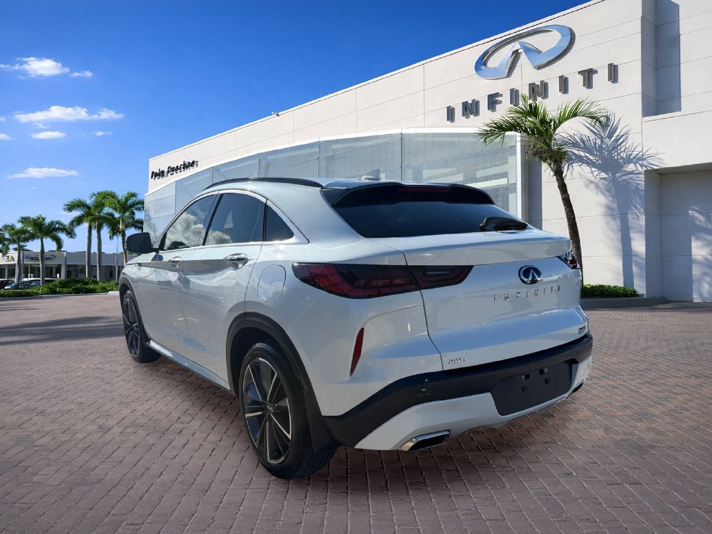 Used 2025 White INFINITI ESSENTIAL image 5