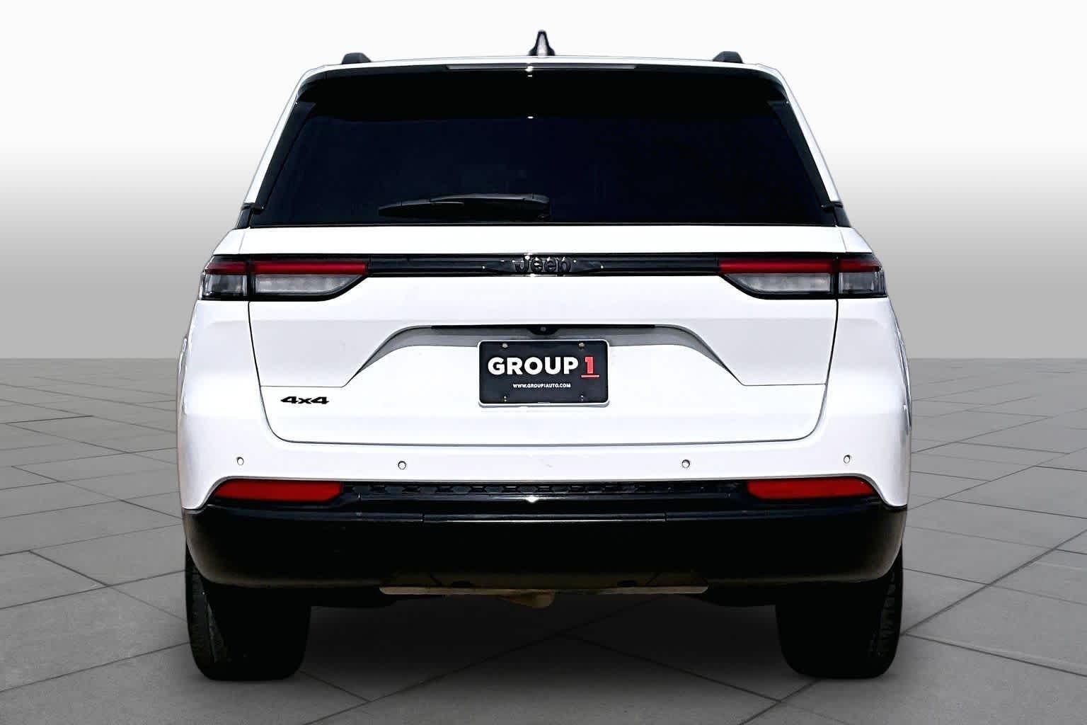 Used 2022 Bright White Clearcoat Jeep Altitude image 5
