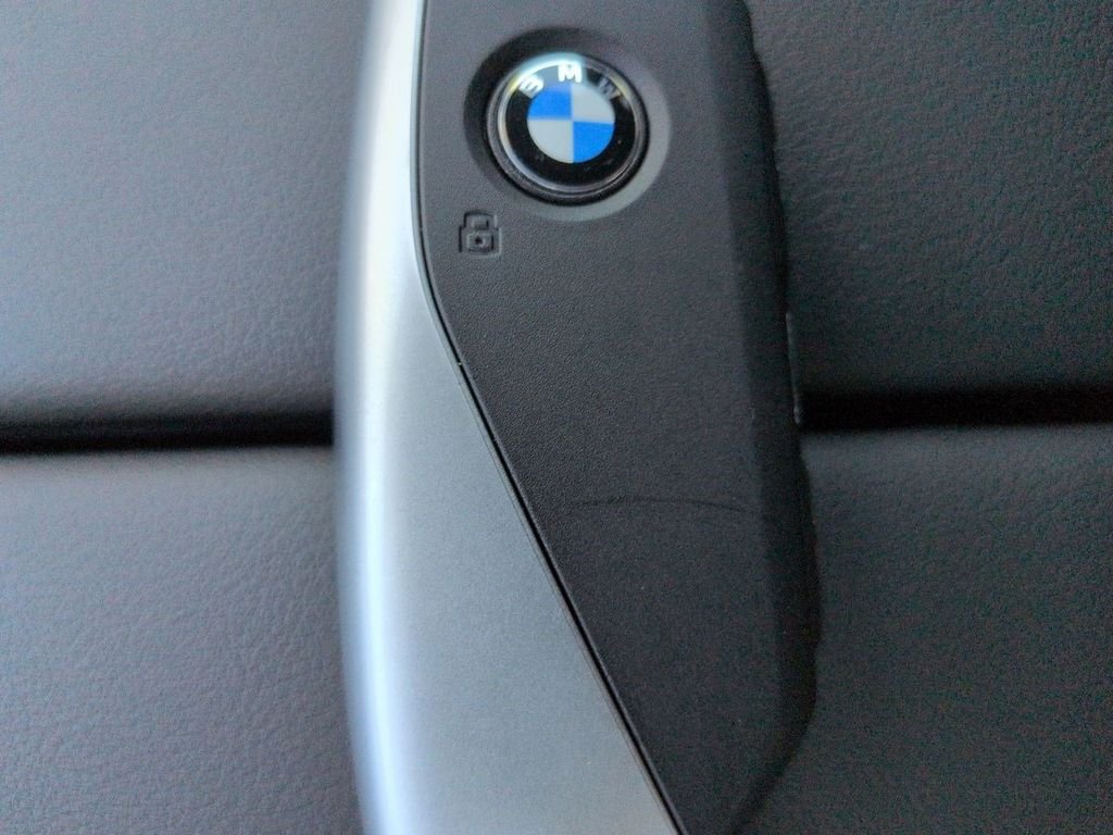 New 2026 Dravit Grey Metallic BMW xDrive40i image 30