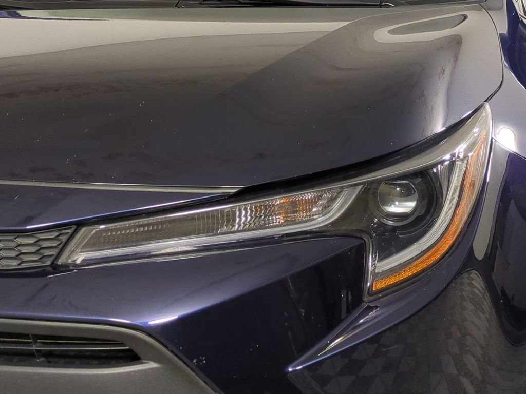 Used 2024  Toyota LE image 10