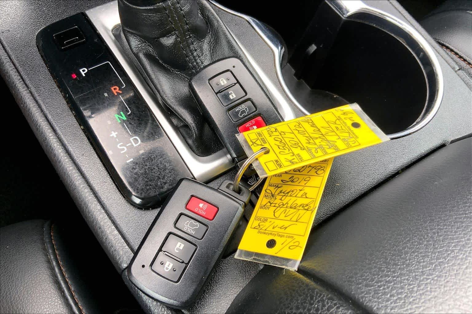 Used 2019 Celestial Silver Metallic Toyota XLE image 15