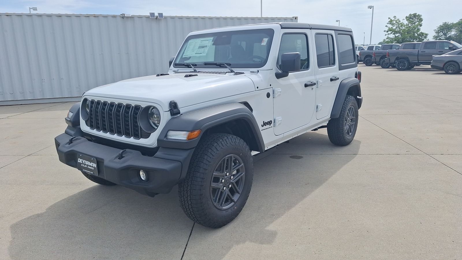 New 2026 Bright White Clear-Coat Exterior Paint Jeep Sport S image 7