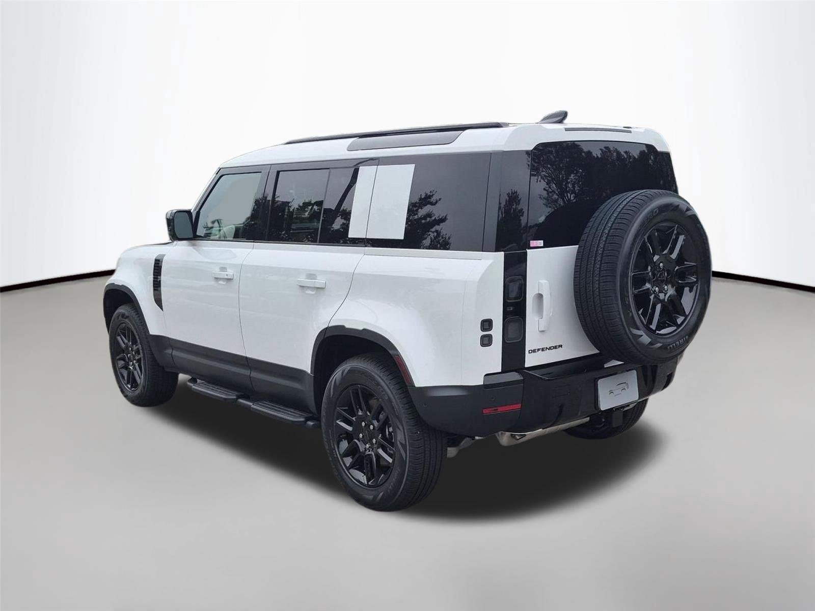 New 2026 Fuji White Land Rover S image 3