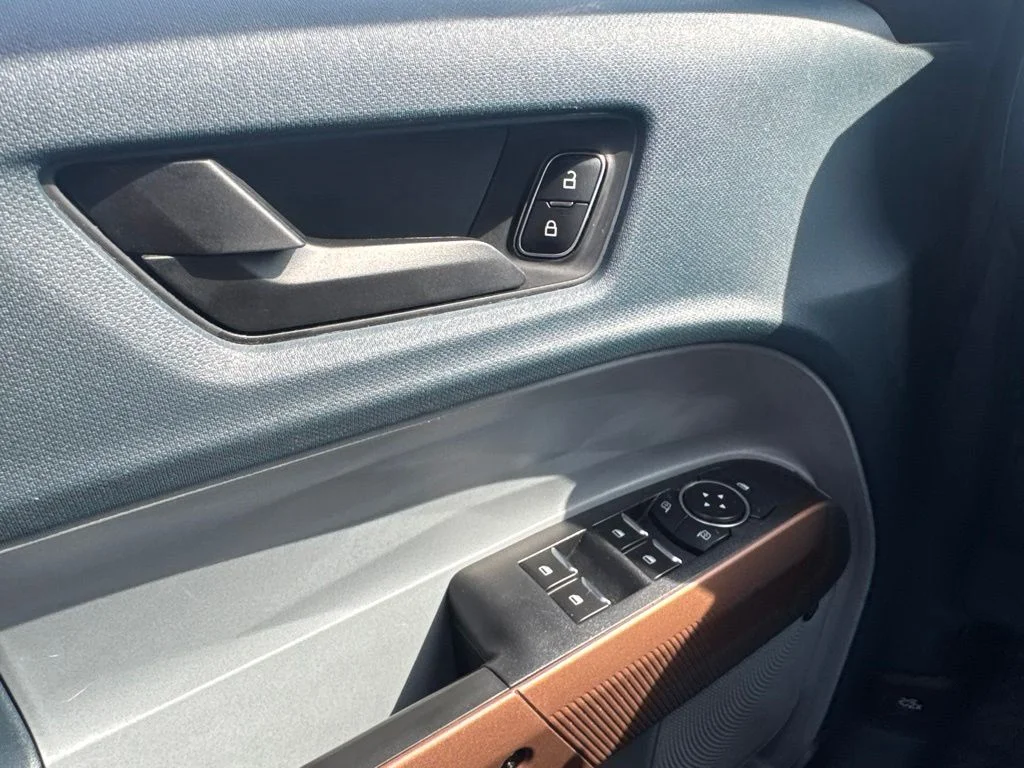 Used 2022 Area 51 Ford Lariat image 26