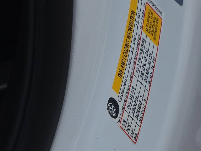 Used 2025 White Chevrolet LT image 34
