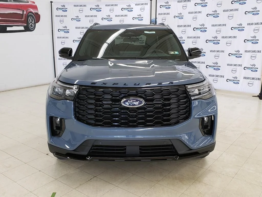New 2026 Vapor Blue Metallic Ford ST-Line image 2