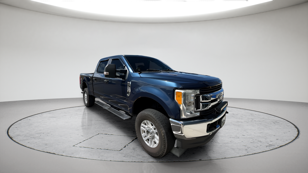 Used 2017 Blue Ford XL image 1