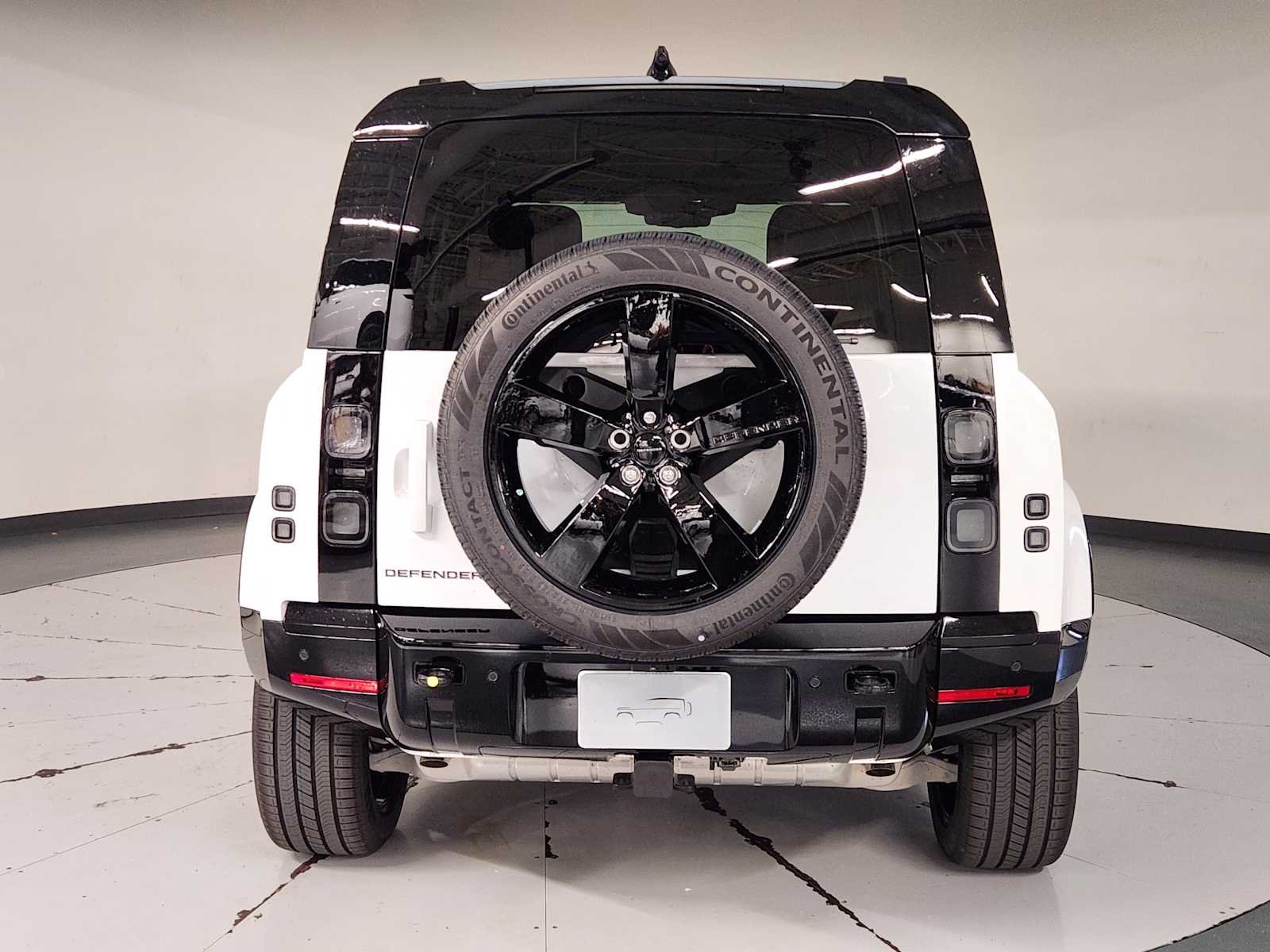 New 2026 Fuji White Land Rover X-Dynamic SE image 10