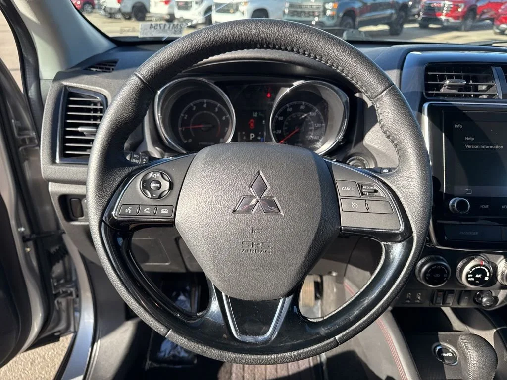 Used 2023 Silver Mitsubishi ES image 18