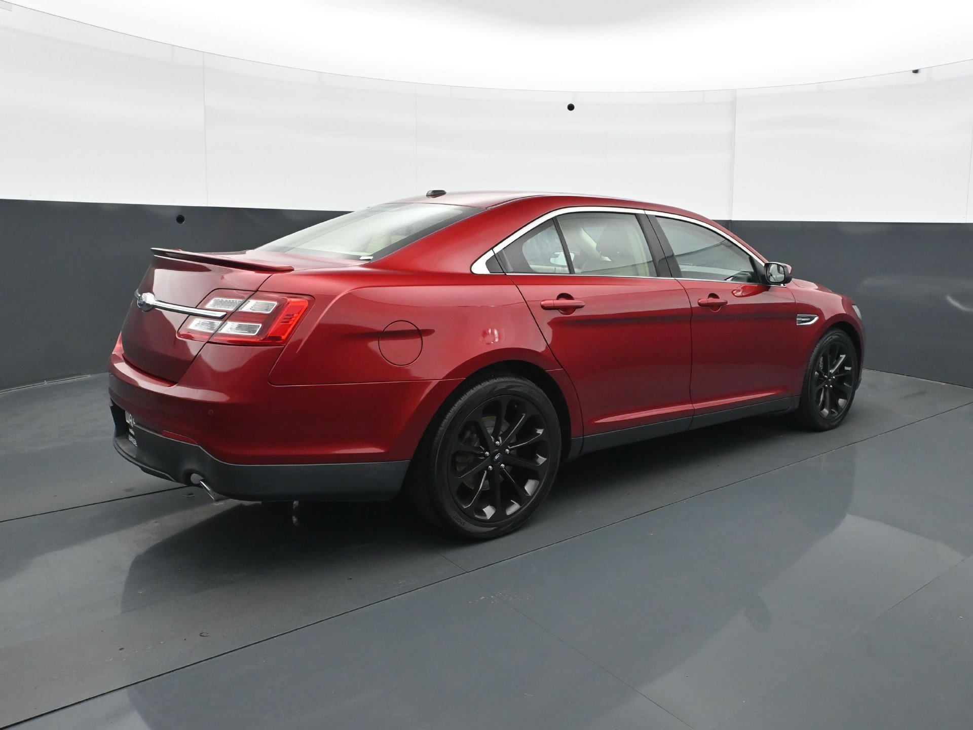 Used 2015 Ruby Red Metallic Ford SEL image 9